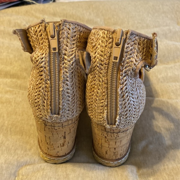 Dolce Vita Cork and Raffia Sz. 8 Platform Wedge - Picture 4 of 8